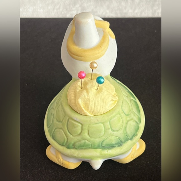 Vintage Lefton China tortoise pin cushion & thimble holder. - Picture 3 of 5